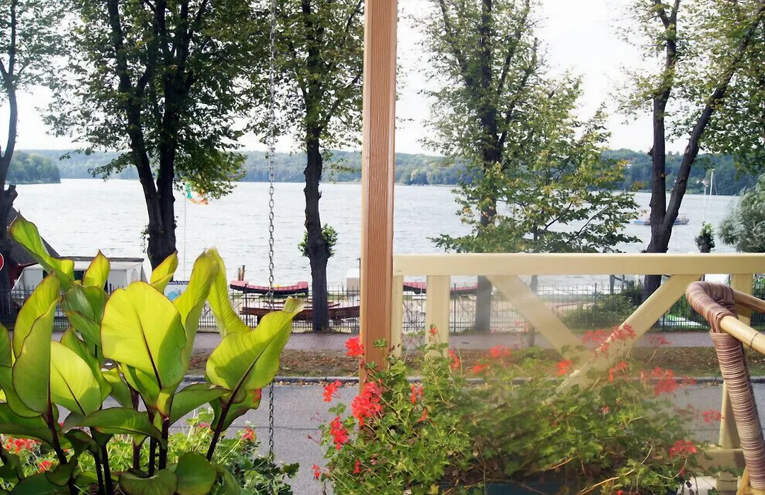 Strandhotel Buckow gut-Hotels SEE-1
