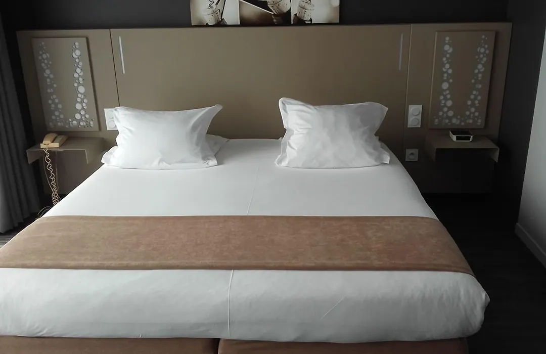 Golf Hotel Colvert - Piscine extérieure et Room Service-1