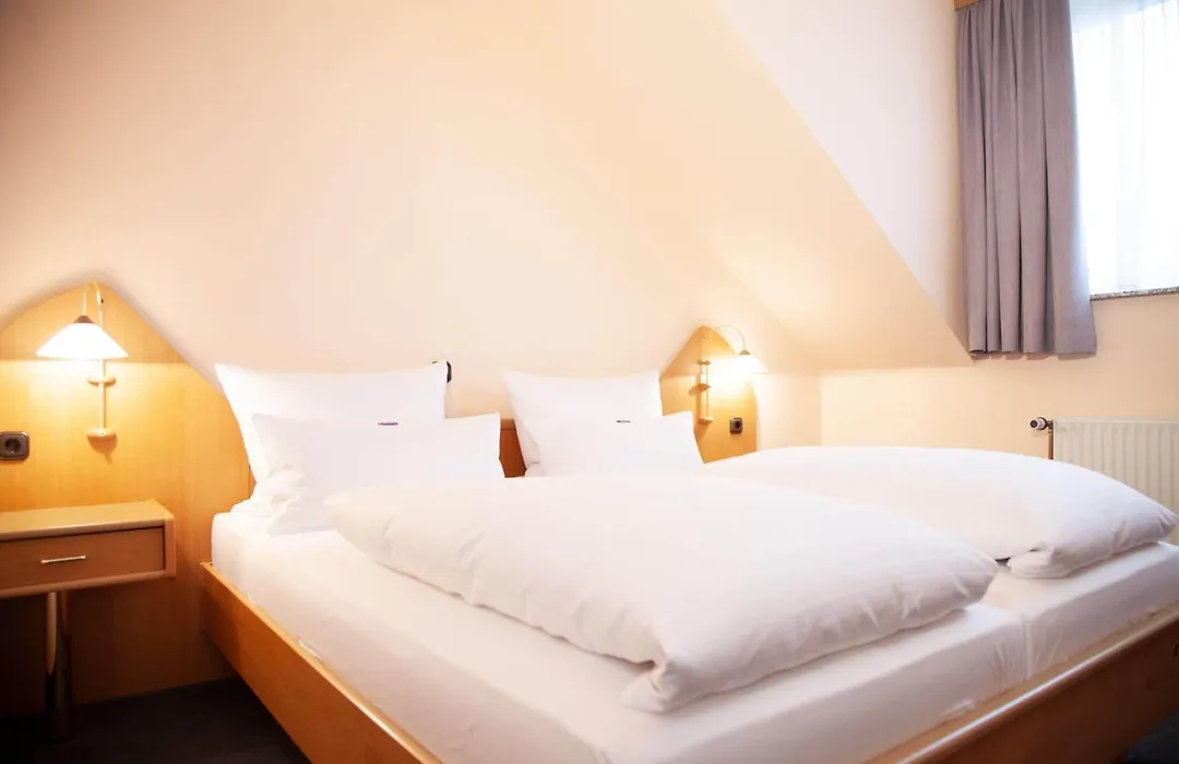 Hotel Lonac-1