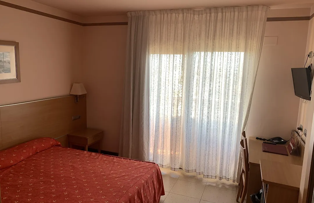 Hotel Vent De Mar-1