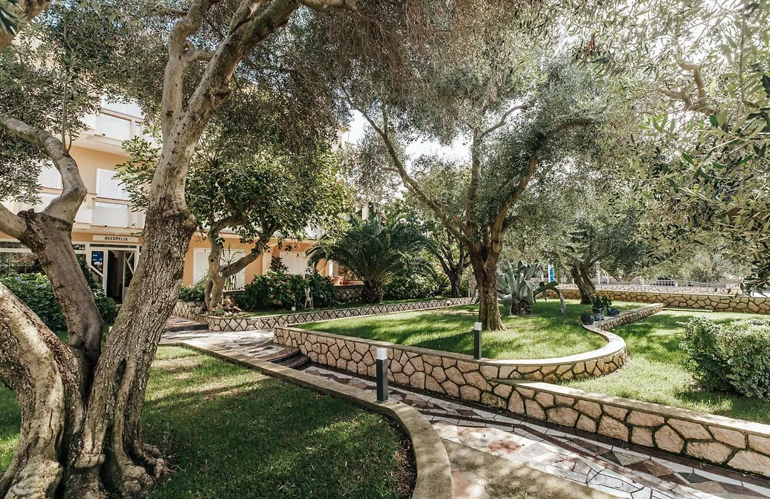 Resort Trcol-1