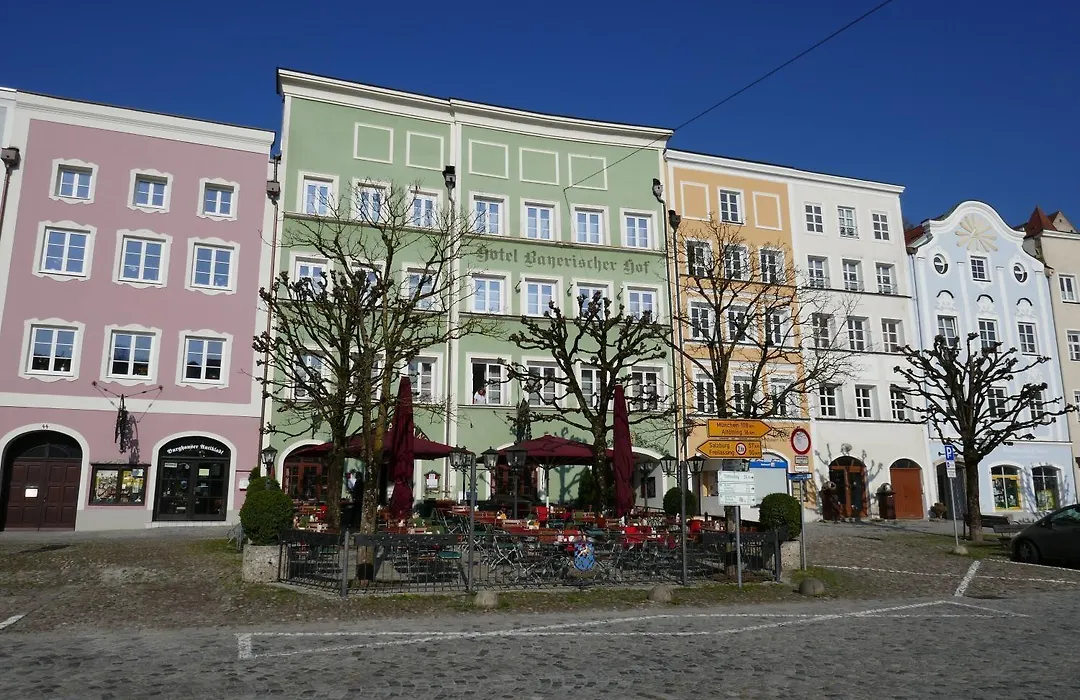 Bayerischer Hof-1