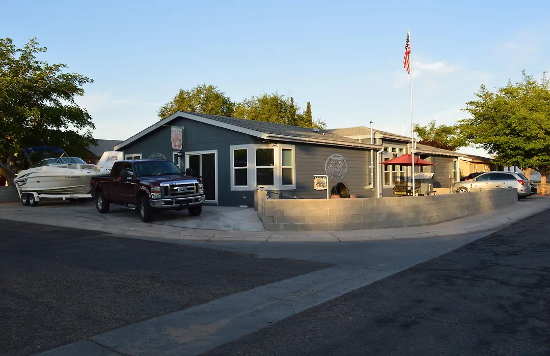The Bear's Den B&B-1