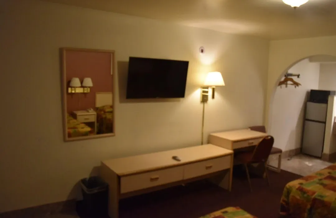 Travelodge By Wyndham Farmington-1