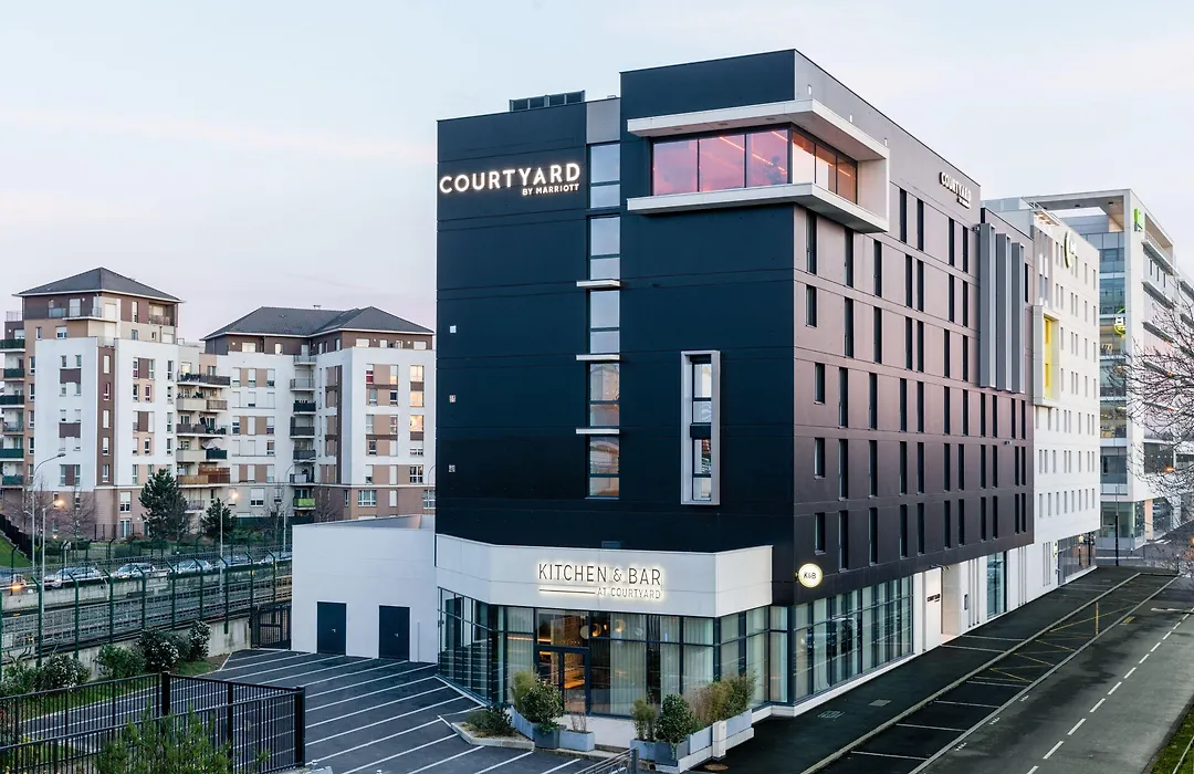 Courtyard By Marriott Paris Creteil-1