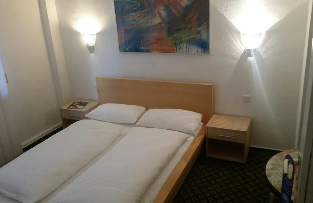 Hotelgarni Frankfurt-1