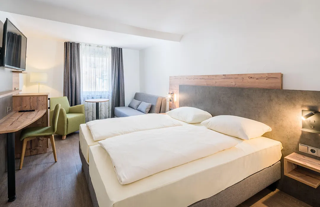Hotel Café Adler 24h self check in-1