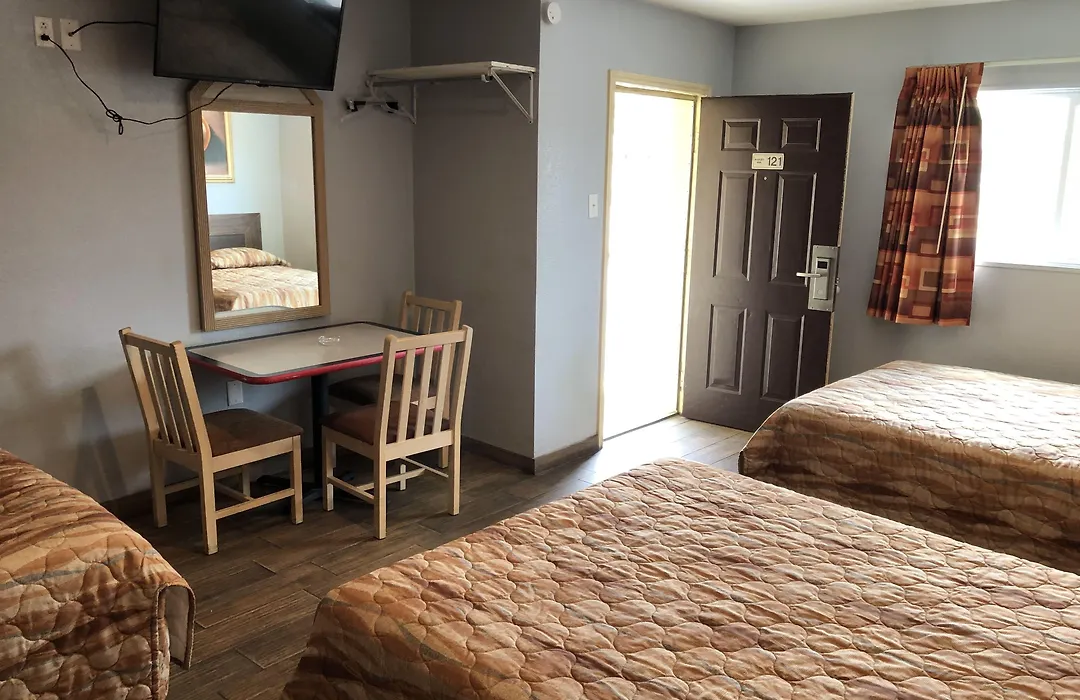 Budget Inn-1