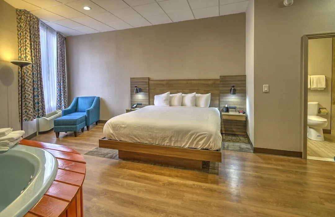 Clarion Pointe Downtown Gatlinburg-1