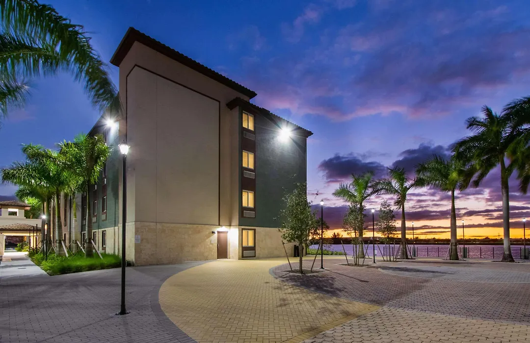 Woodspring Suites Miramar-1