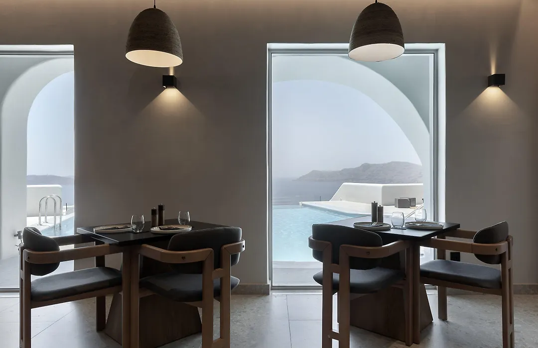 Hom Santorini-1