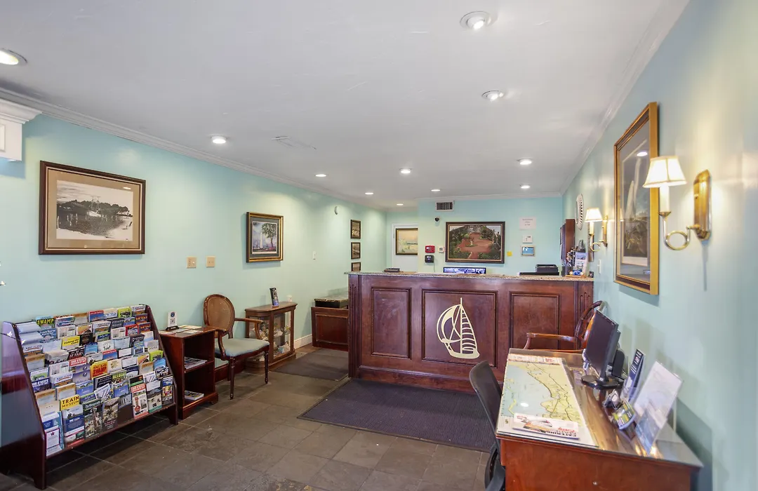 Edgewater Inn - Biloxi Beach-1