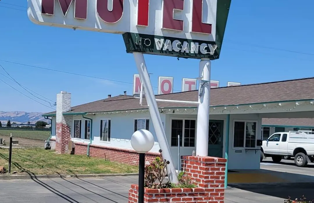 Wiebe Motel-1