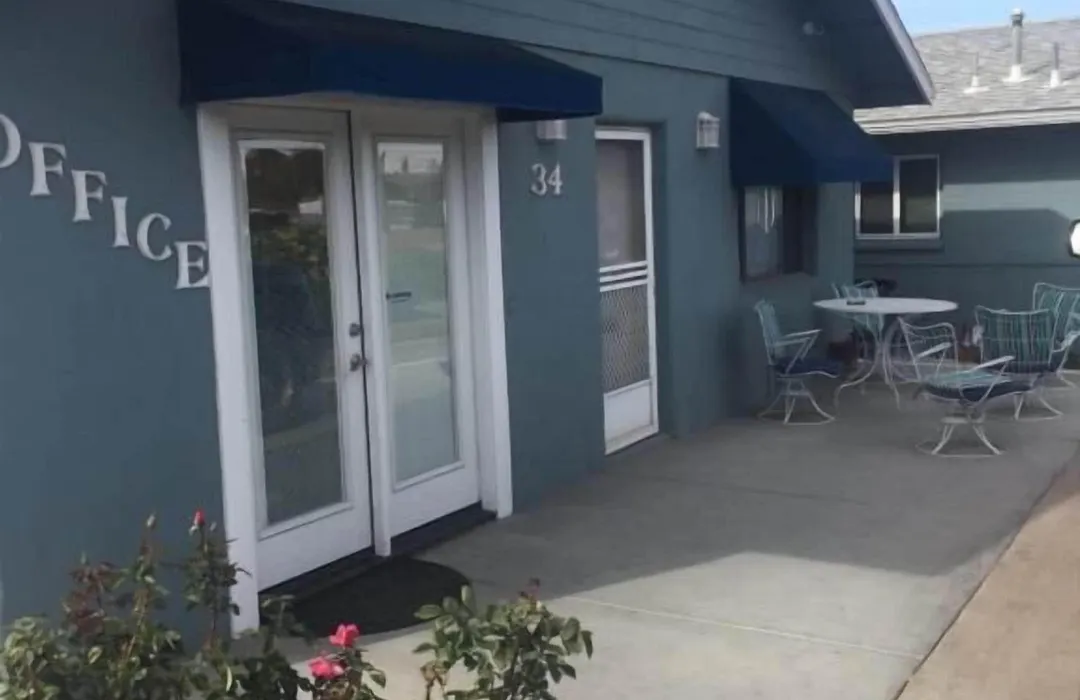 Little Daisy Motel-1