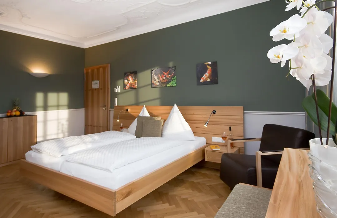 Hotel Der Löwen-1