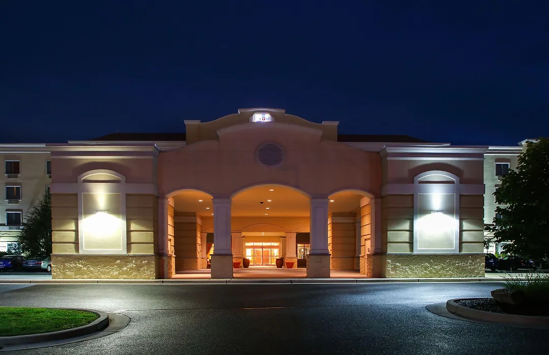 The Inn At Charles Town / Hollywood Casino-1