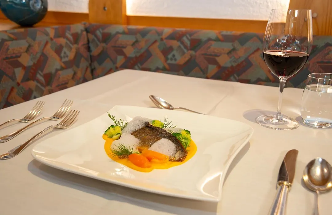 Hotel Restaurant Alpina-1