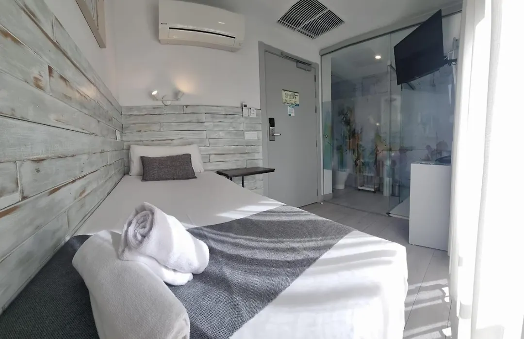 Hotel Roca-Mar-1