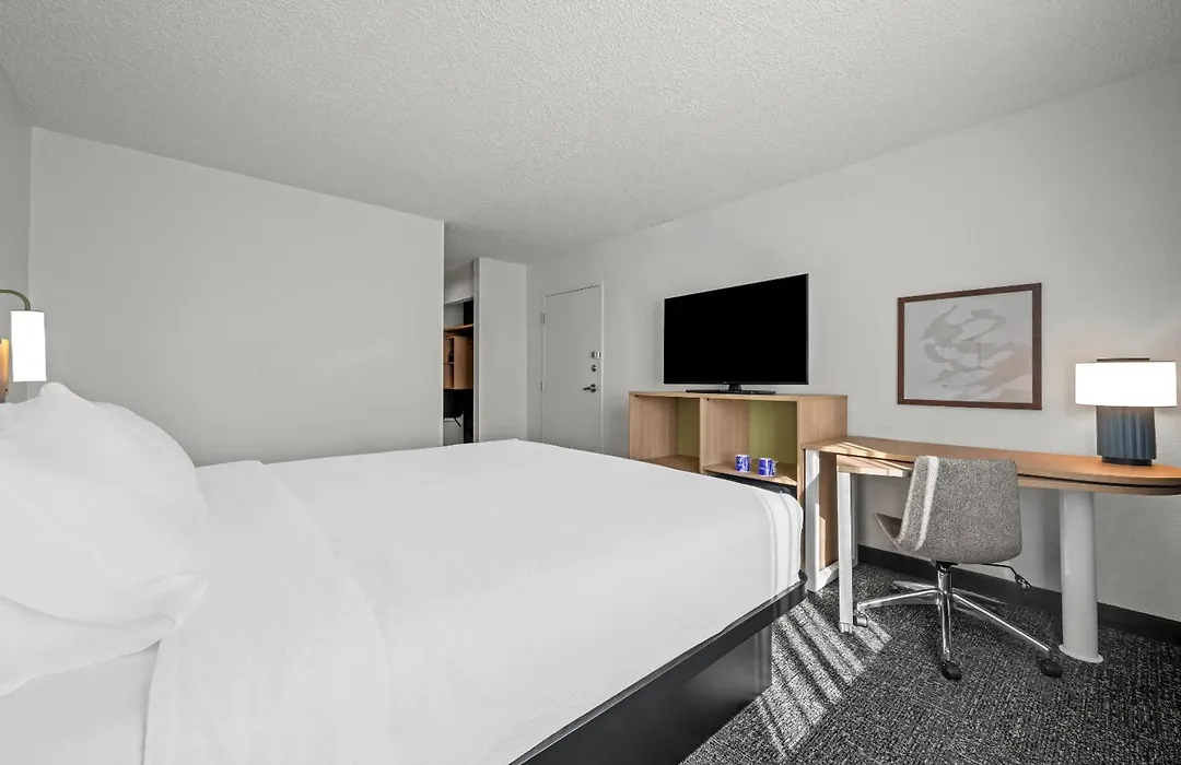 Spark By Hilton Cleveland Beachwood-1