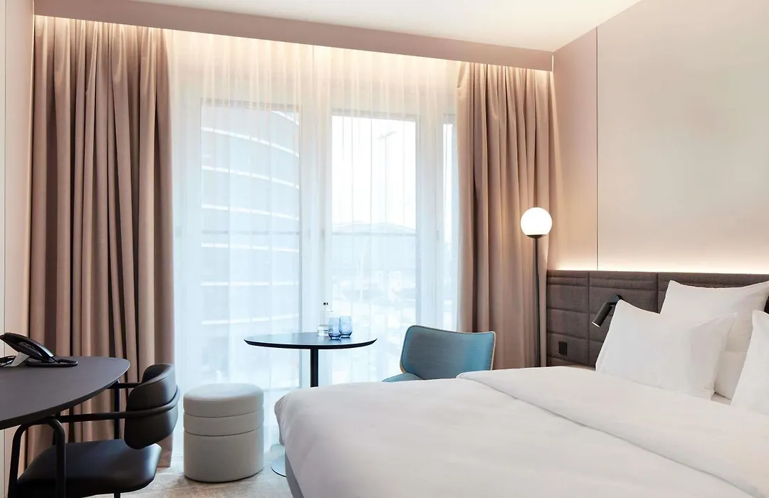 Novotel Hamburg Central Station-1