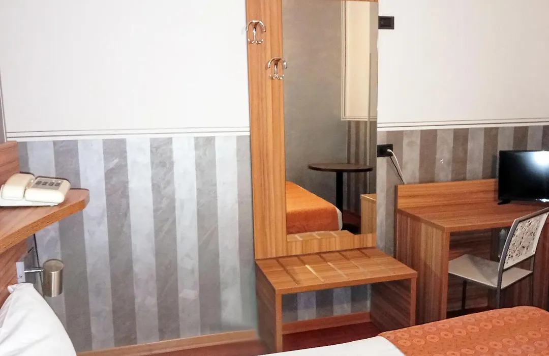 Hotel Amadeus-1