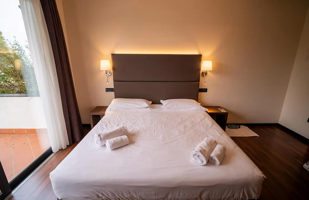 Yachting Hotel Mistral-1