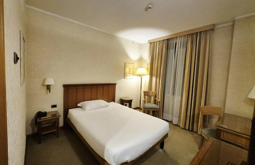 Hotel Excelsior Magenta-1