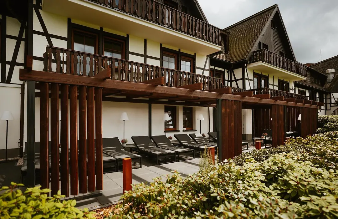 Waldhotel Kreuztanne-1