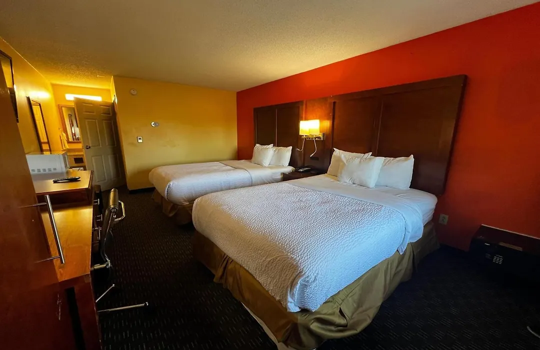 Traveiodge By Wyndham Parsippany-1