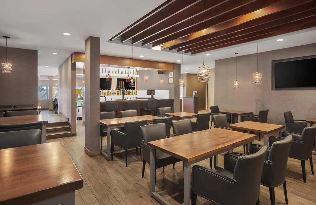 Holiday Inn Calgary Airport By Ihg-1