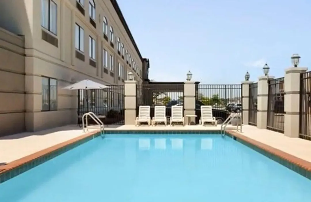 Townhome Inn & Suites By Ihg-1