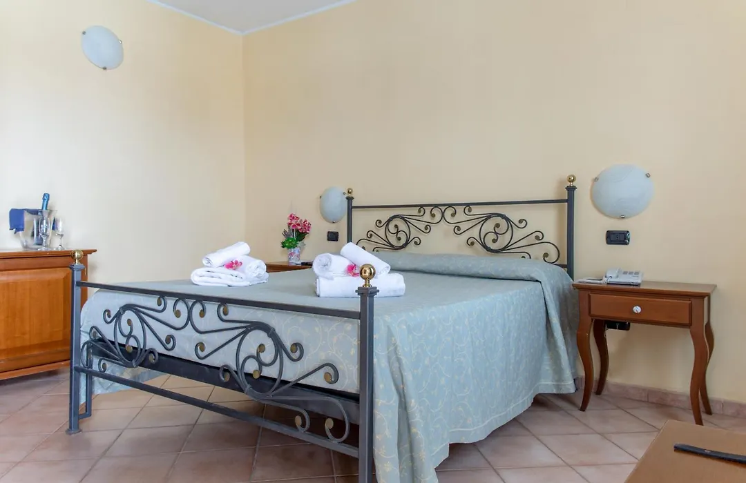 Villaggio Hotel Lido San Giuseppe-1