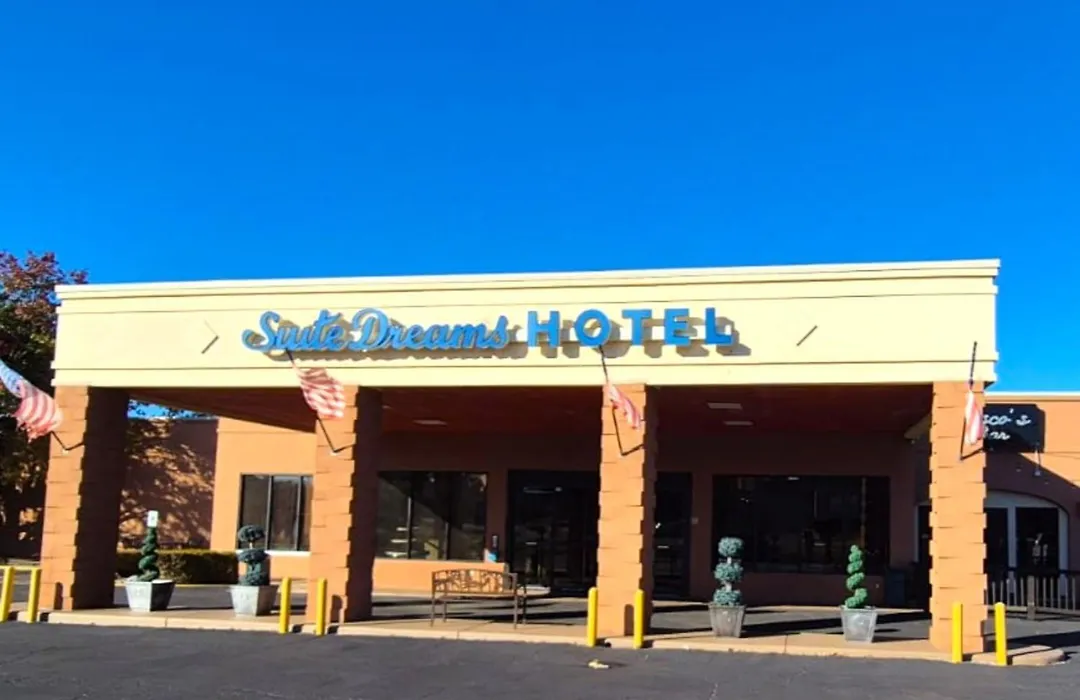 Suite Dreams Hotel-1