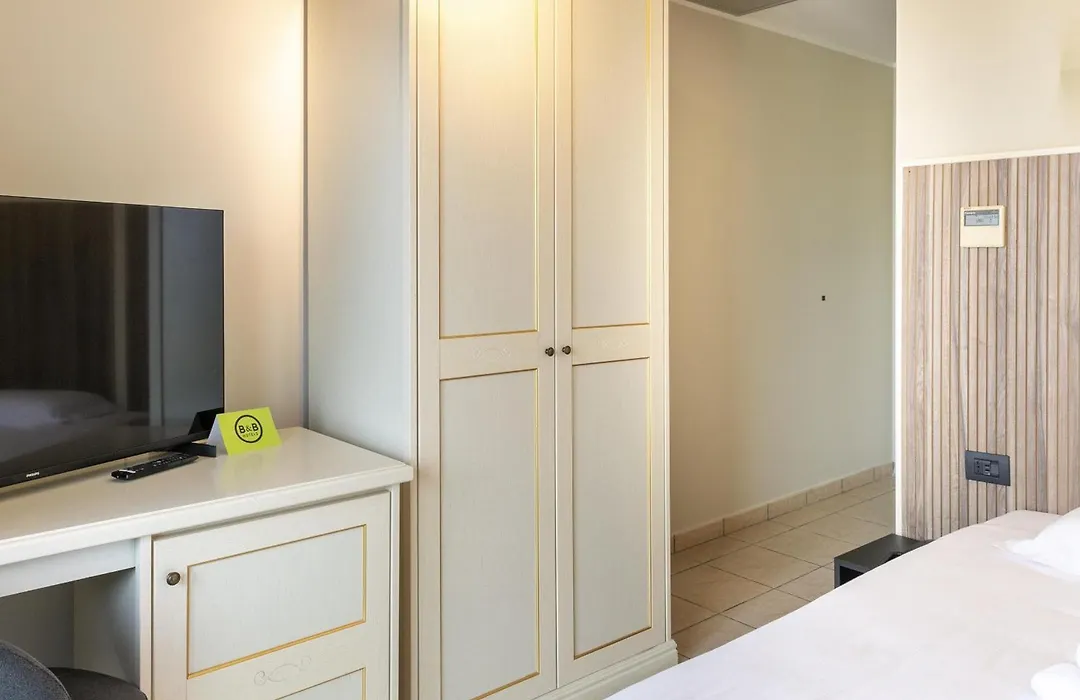 B&B HOTEL Pomezia Cortese-1