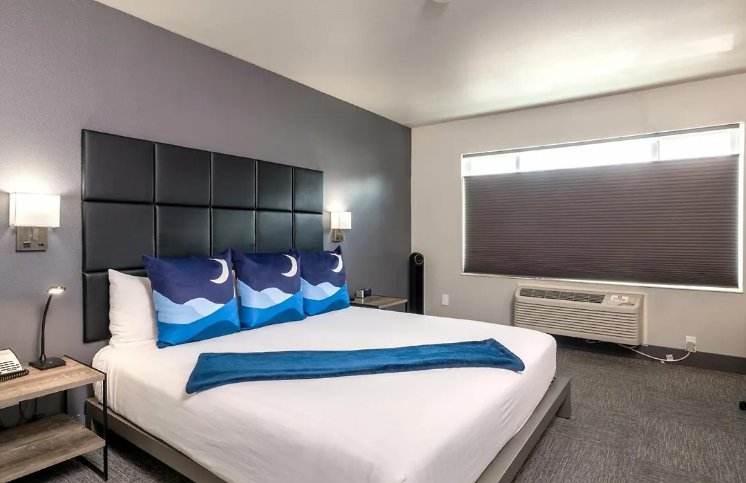 Wood River Inn & Suite-1