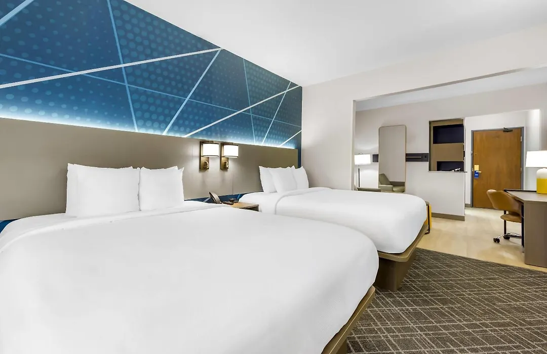 Comfort Suites London South-1