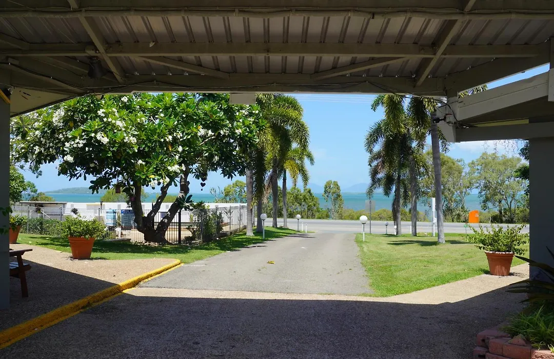 Ocean View Motel Bowen-1