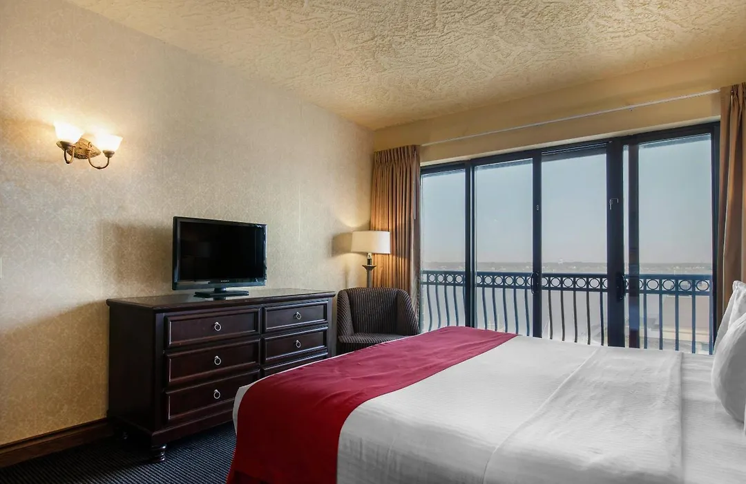 Shoreline Inn & Conference Center, An Ascend Collection Hotel-1