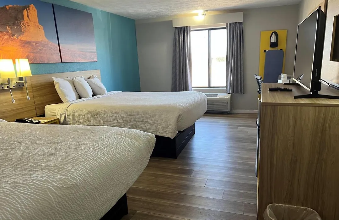 Days Inn By Wyndham Warrensburg-1