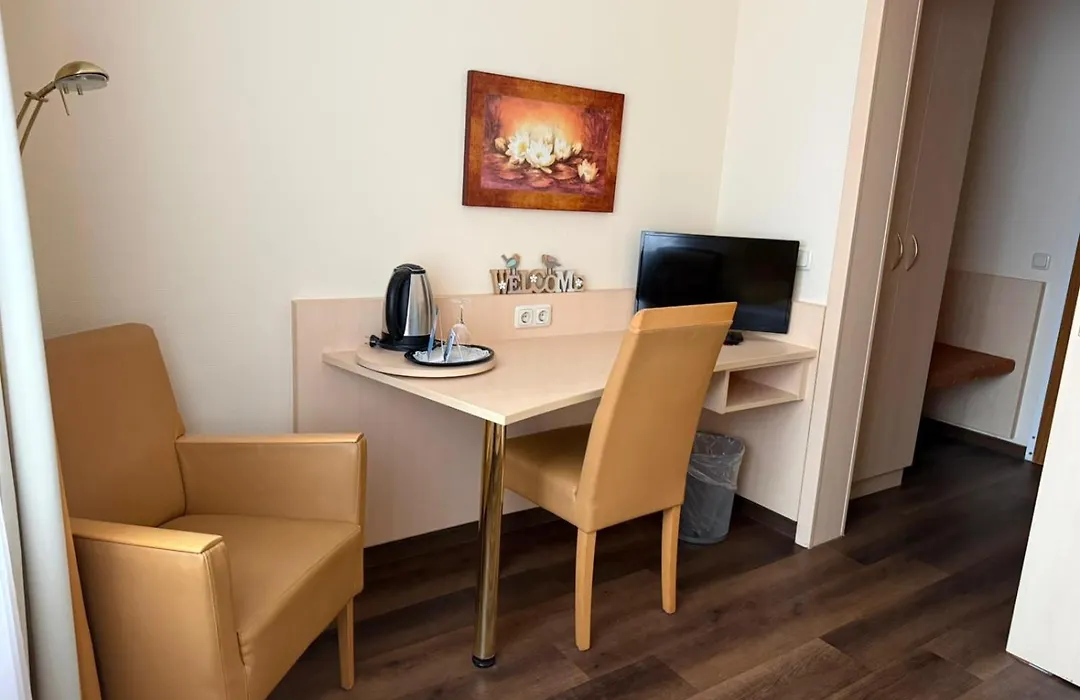 M&M Hotel - Seevetal-1