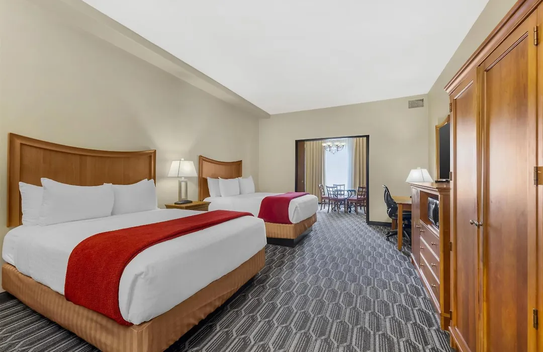 Best Western Plus Swiss Chalet Hotel & Suites-1