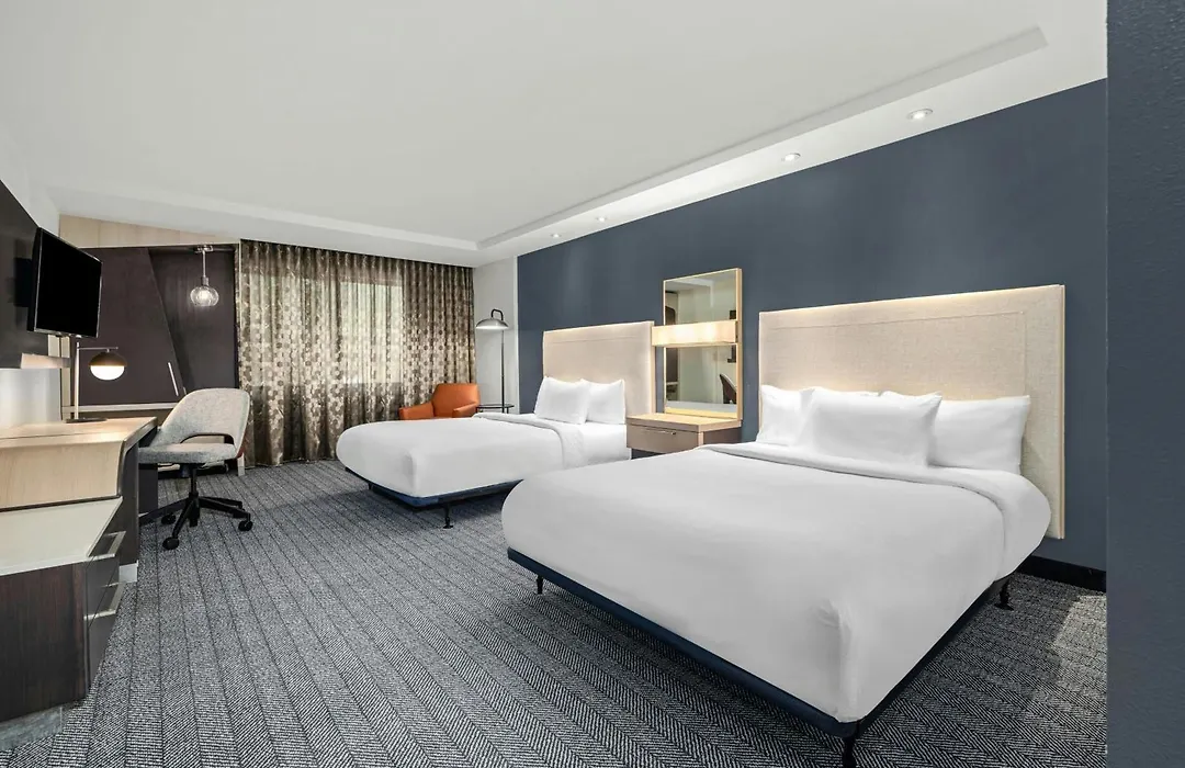Courtyard By Marriott Oxford-1