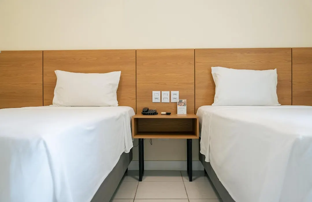 Hotel Equinocios Executive-1