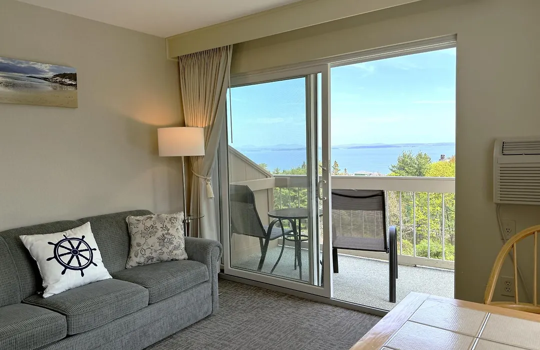Atlantic Eyrie Lodge-1