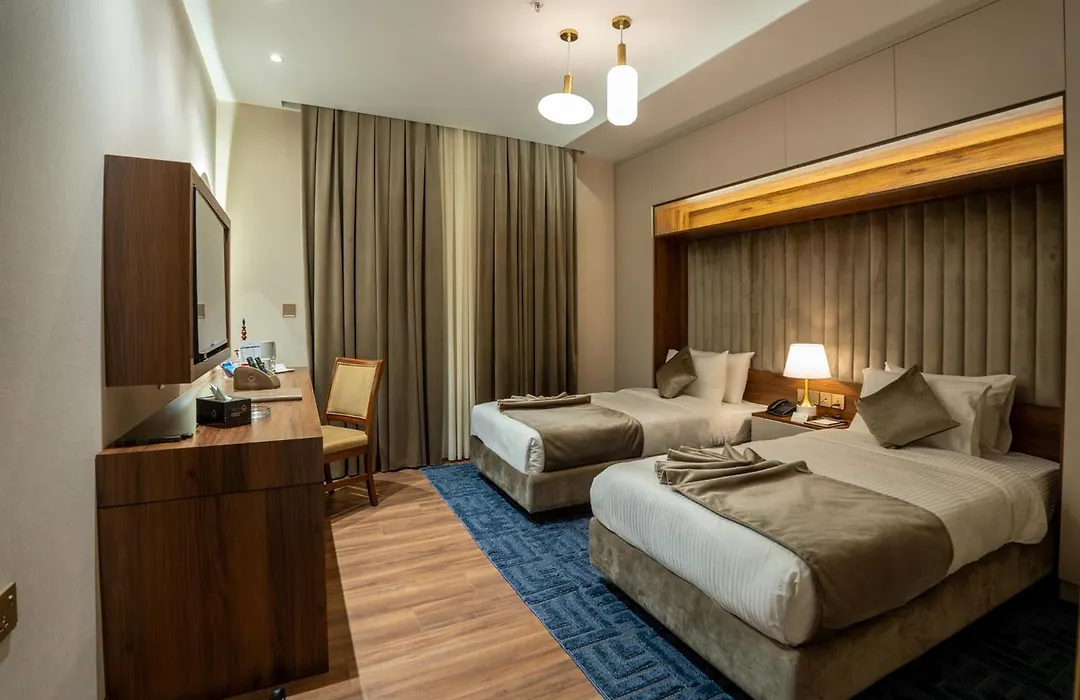 Hyksos Hotel-1