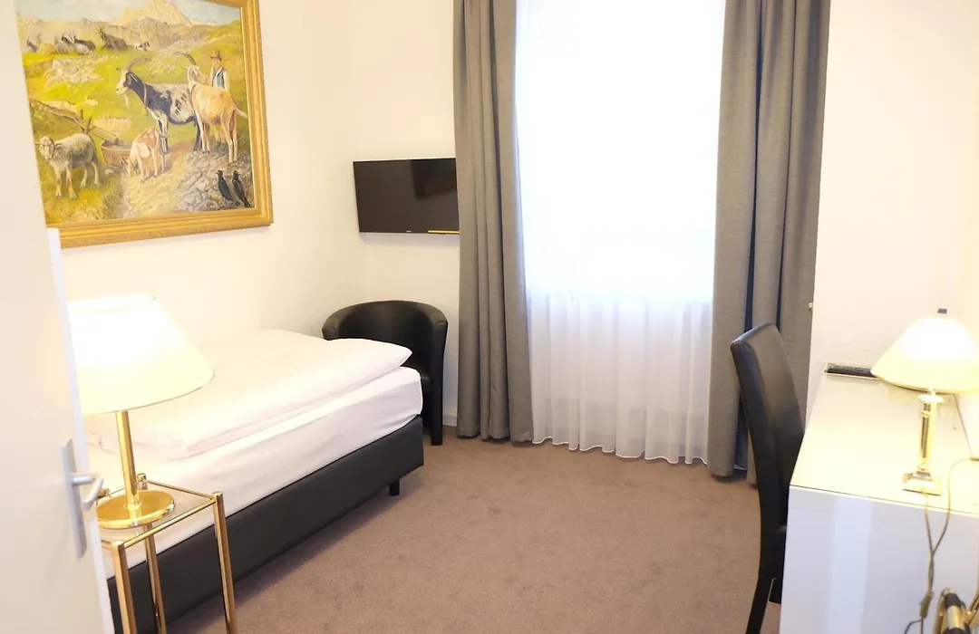Hotel Adler-1
