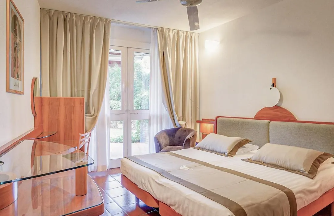 Residence Riva degli Etruschi-1