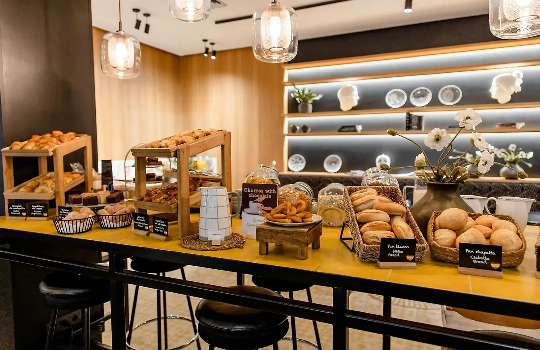 Motel One Madrid-Plaza De Espana-1