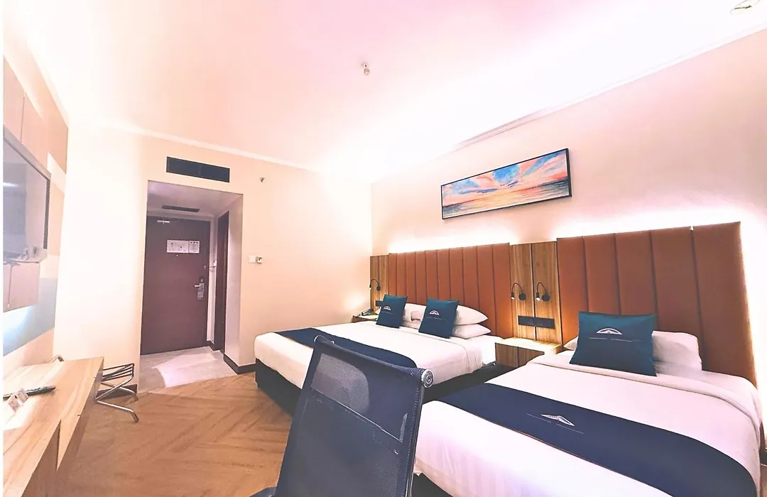 Howard Johnson By Wyndham Kota Kinabalu City Centre, Formerly Hotel Shangri-La Kota Kinabalu-1