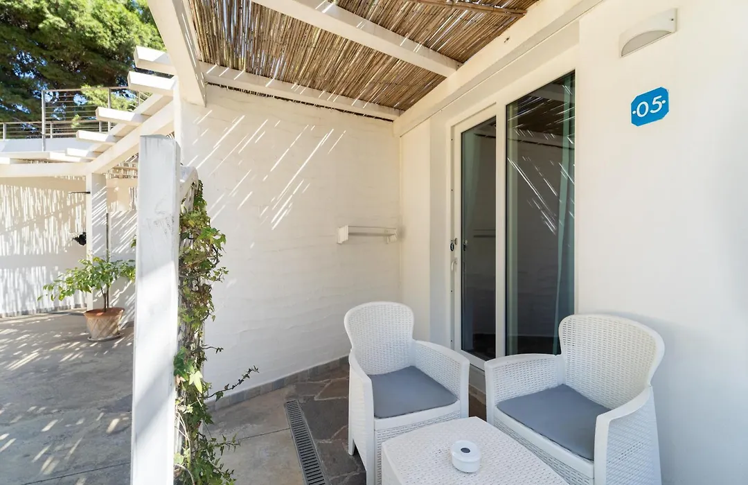 Angolo Mare Apartments&Rooms-1